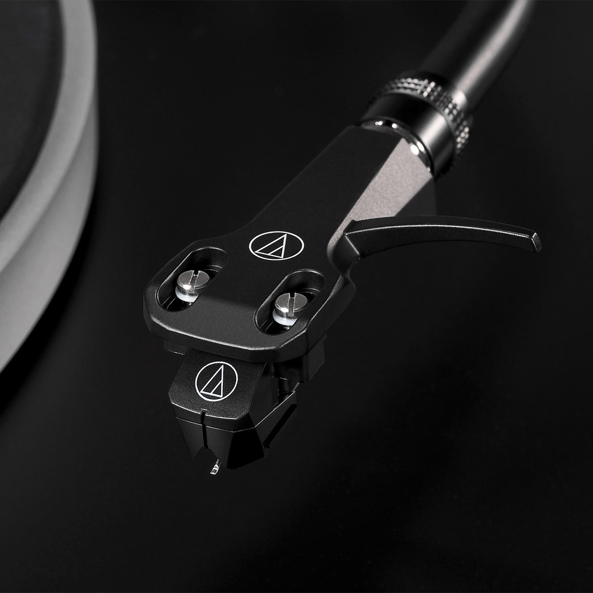 Audio Technica - AT-LP5X - Fully Manual Direct-Drive Turntable Australia AT-VM95E cartridge on the AT-HS6 headshell