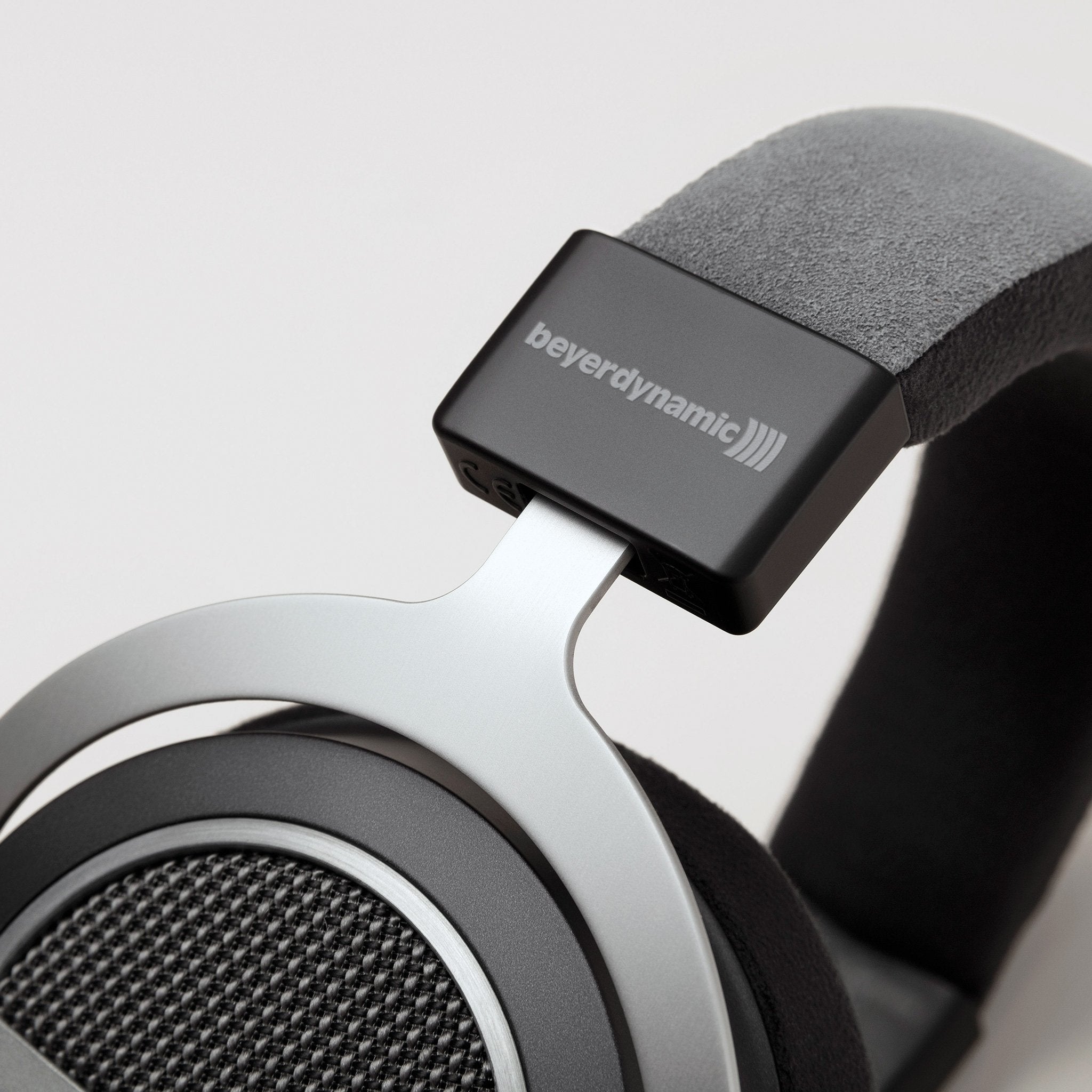 Beyerdynamic Amiron review: comfortable headphones, quality sound