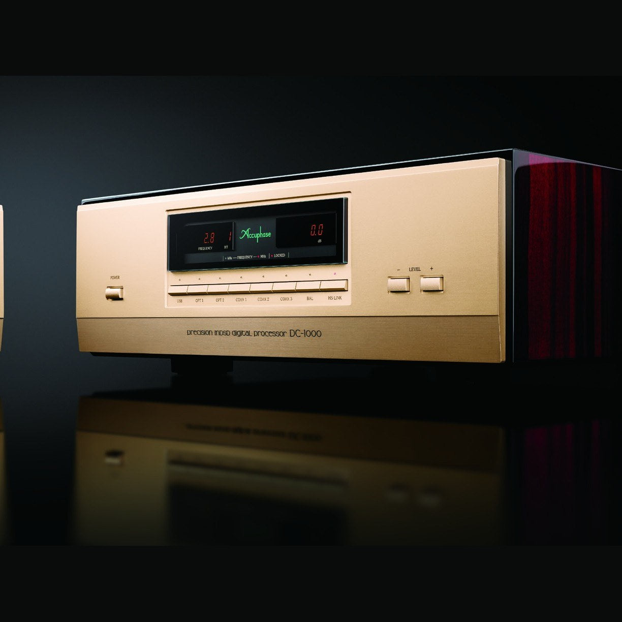 Accuphase DC-1000 DAC - front view